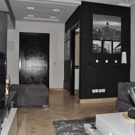 Val Fleuri Apartment With Balcony, Casablanca Esterno foto