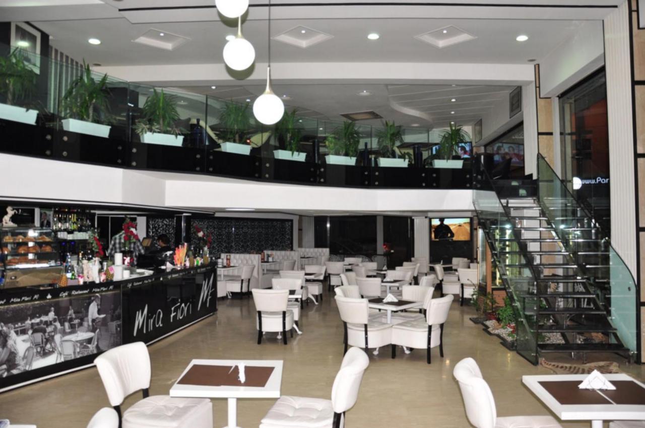 Val Fleuri Apartment With Balcony, Casablanca Esterno foto