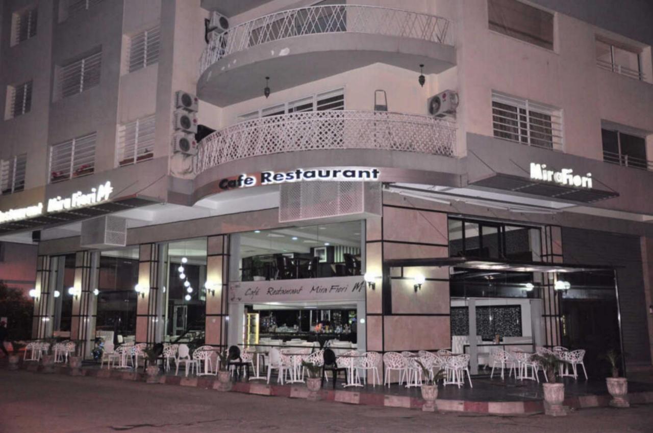 Val Fleuri Apartment With Balcony, Casablanca Esterno foto