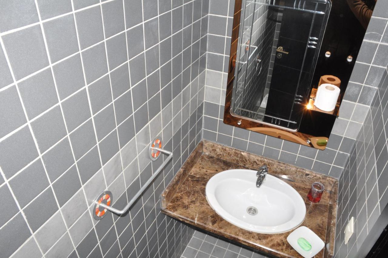 Val Fleuri Apartment With Balcony, Casablanca Esterno foto
