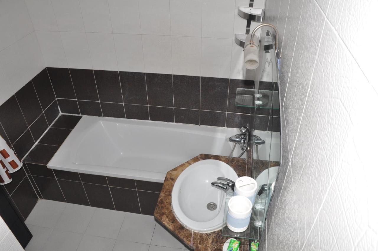 Val Fleuri Apartment With Balcony, Casablanca Esterno foto